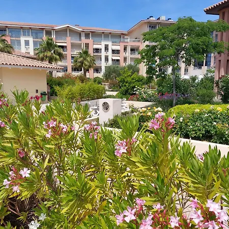 Boutique Hirondelle Port Apartamento *
