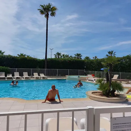 Boutique Hirondelle Port דירה Fréjus